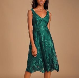 NWT Lulus Holiday Green Embroidered Sleeveless Midi dress